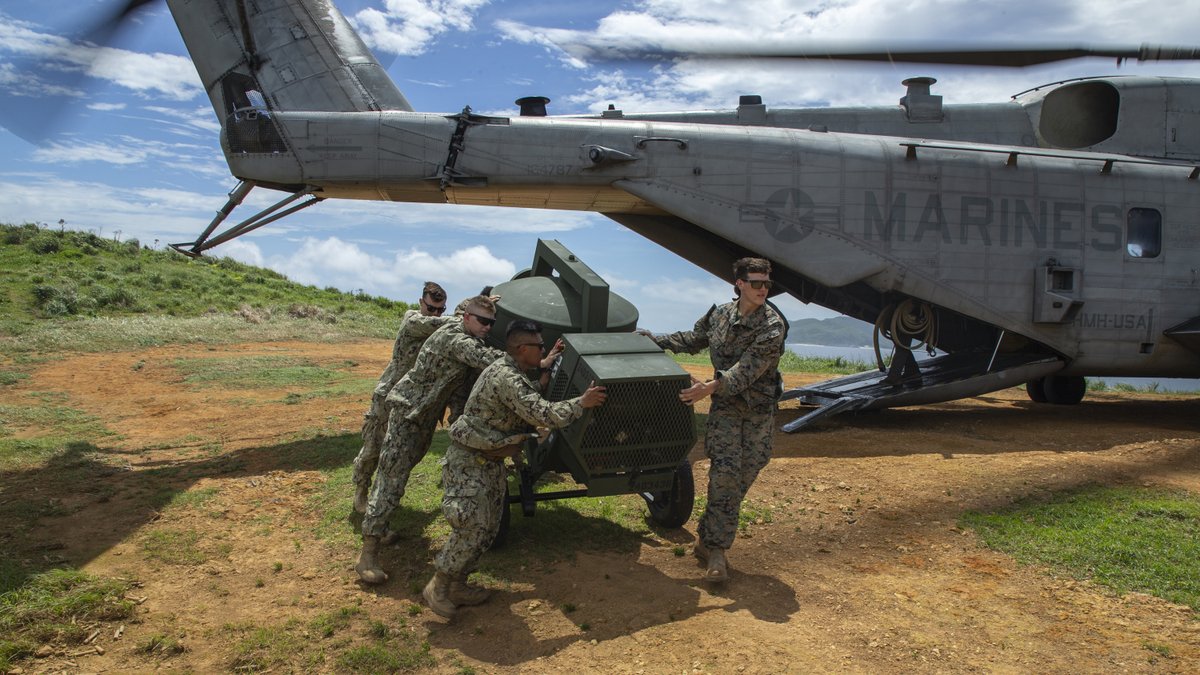 USPacificFleet's tweet photo. #NMCB4 Seabees, Marines complete expeditionary advanced base ops demonstration on islands off Okinawa as part of exercise Posiedon's Watchtower: https://t.co/KugxdInQDy #BlueGreenTeam https://t.co/9VaE7oSM5k