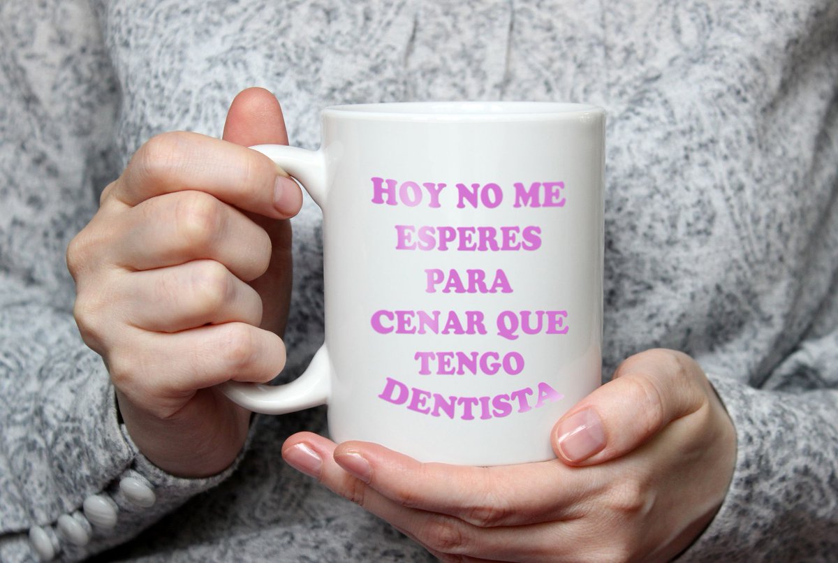 elmundotoday's tweet photo. Cada vez más españoles se muestran incapaces de expresar sus sentimientos si no es a través de una taza https://t.co/I3Vck7G0wQ https://t.co/fRb8uoKWY4