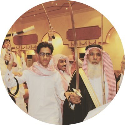 وأنا أُباهي فيك أنكَ والدي
فمن الذي سيلومُ حين أُباهي؟ 🤍🌹

#يوم_الاب_العالمي