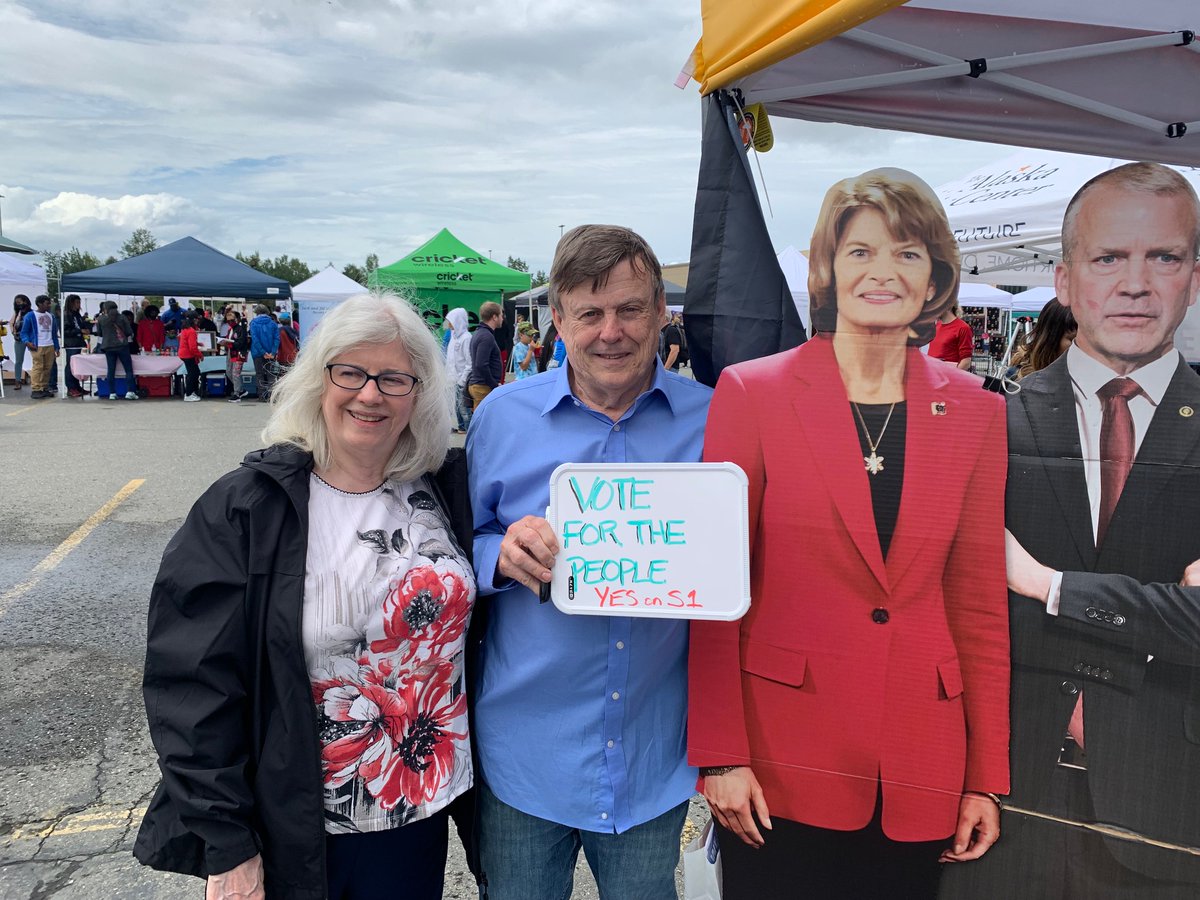 StandUpAK's tweet photo. To our elected federal legislators: Vote YES on the For The People Act!
#ak4thepeople
#SenMurkowski
#SenSullivan
#HR1
#S1
#ForThePeopleAct
#SocialJusticeSummer https://t.co/paMMAjhqJG