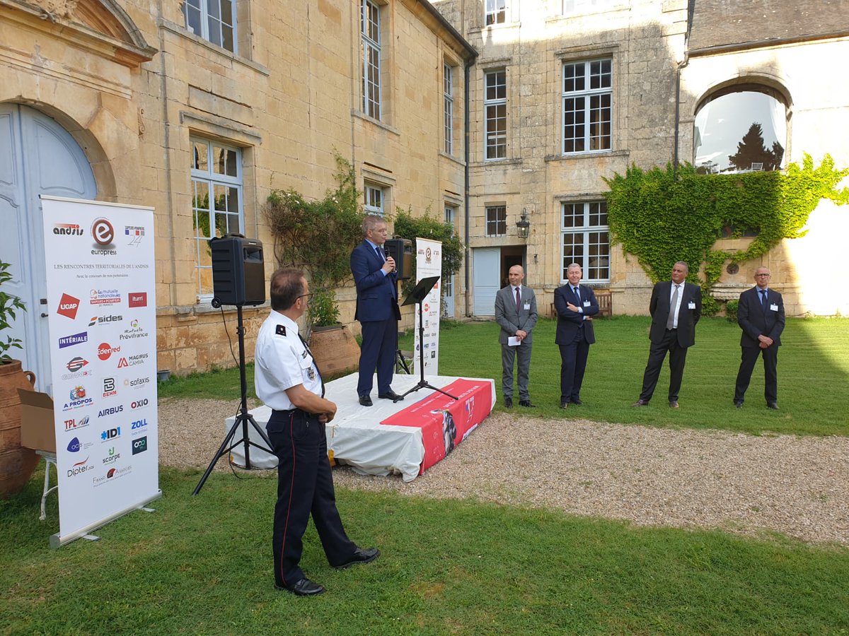 EuropressSAS's tweet photo. Pour clôturer la journée de travail des premières Rencontres Territoriales de l'@ANDSIS1 et après un mot du Préfet Thirion Directeur Général de @SecCivileFrance Les #DDSIS et #DDASIS présents se retrouvent pour un moment convivial autour nos sponsors.
@pompiers24
@morin_stephane https://t.co/itDYborzZV