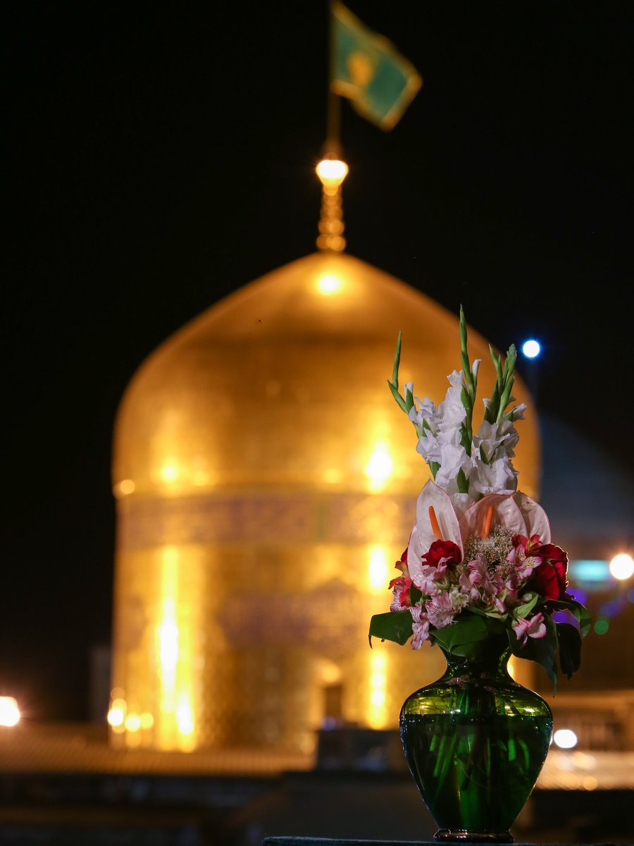 Horasan'ın Şahı, Sekizinci Güneş İmam Rıza aleyhis selamın kutlu doğum yıldönümünde tüm değerli aşıklarının ve ziyaretini talep edenlerin yerine niyabeten ziyaretçiyiz.
Esselamu aleyke Ya İmam Rıza!