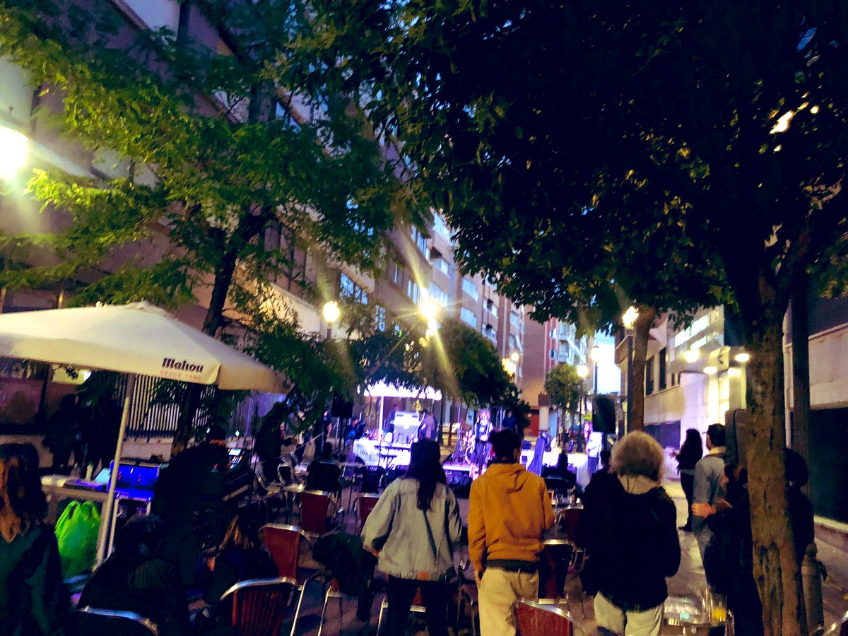 veronikmellado's tweet photo. El @AyuntamientoVLL acaba de suspender el concierto programado ahora en el #DiaDeLaMusica en el Dimmer por la intervención de la @PoliciaVLL pese a que los trámites estaban formalizados desde hace semanas. Lo están anunciando ahora. Muy muy triste. Queríamos ver a @jcarrenobanda https://t.co/TNof37RgIF