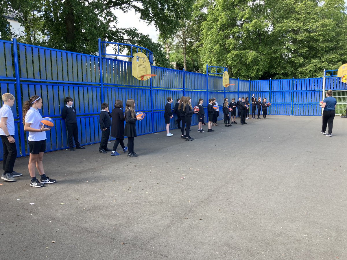 wpsp7dm's tweet photo. P7DM enjoyed a member of the Falkirk Fury Basketball Team 🏀 coaching us on basketball today. Some great talent from our class! 👍🏻 https://t.co/oZ3ewdmP5w