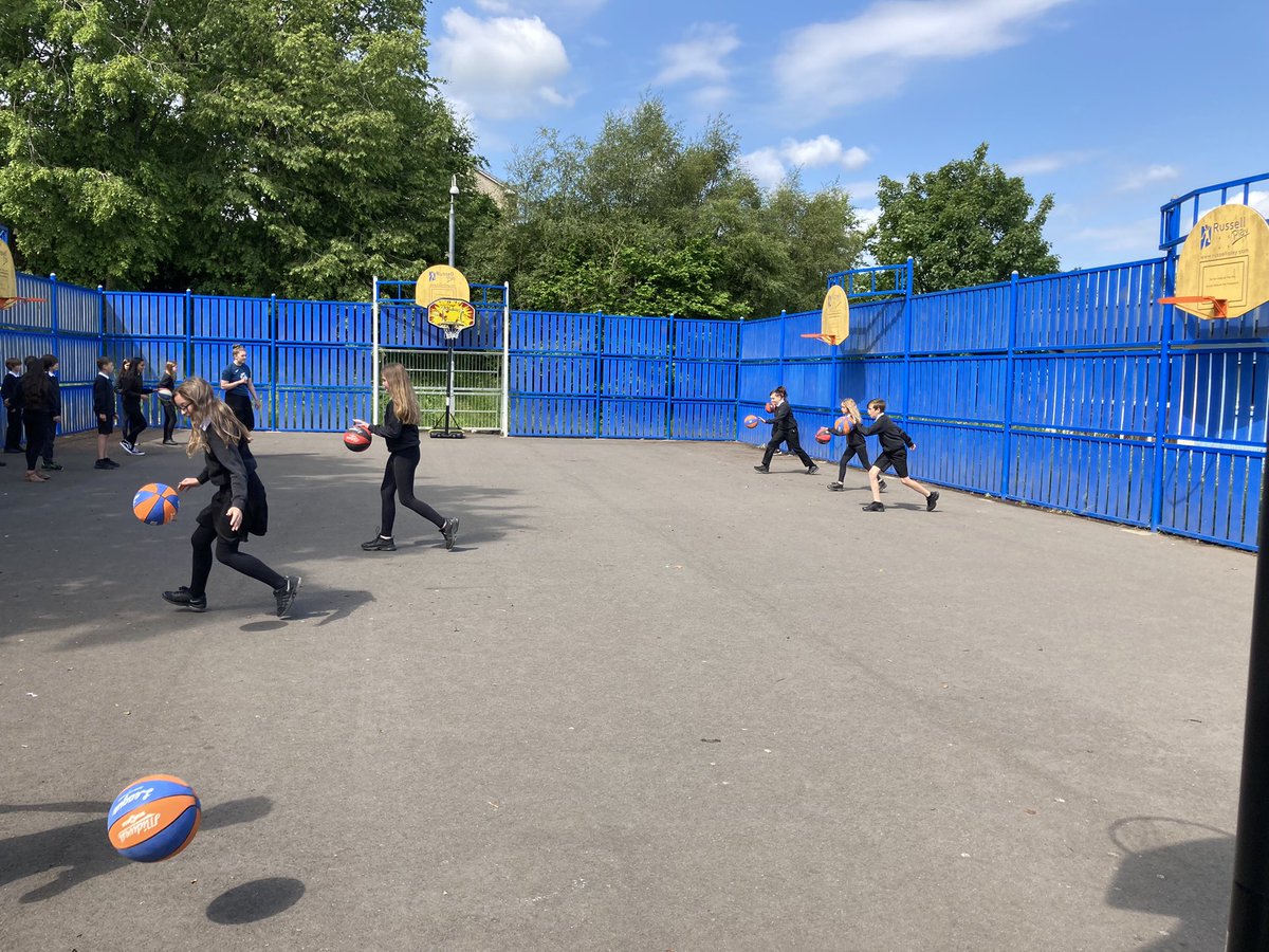 wpsp7dm's tweet photo. P7DM enjoyed a member of the Falkirk Fury Basketball Team 🏀 coaching us on basketball today. Some great talent from our class! 👍🏻 https://t.co/oZ3ewdmP5w