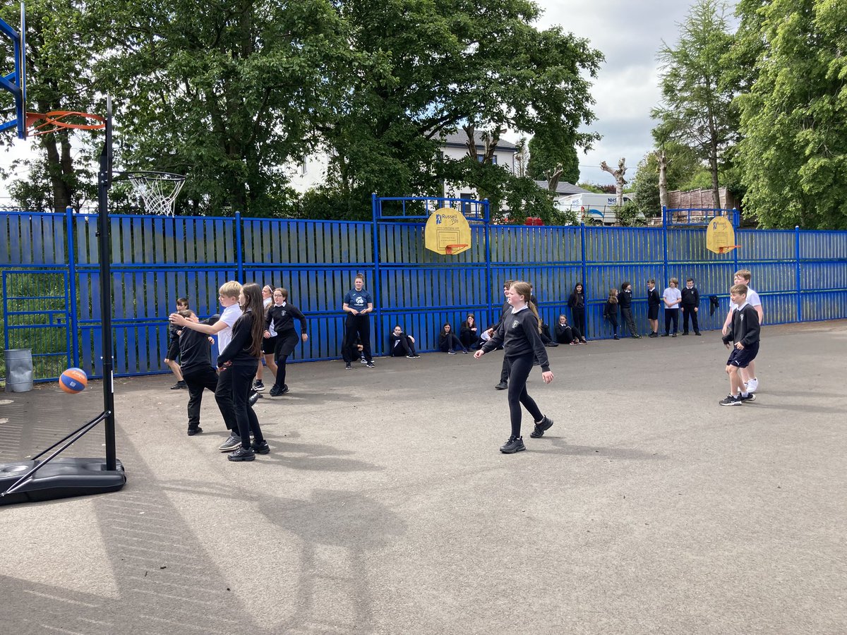 wpsp7dm's tweet photo. We also practised shooting the ball 🏀 with the hand flick move! 👋🏻🏀 https://t.co/LVqbBSGTaO