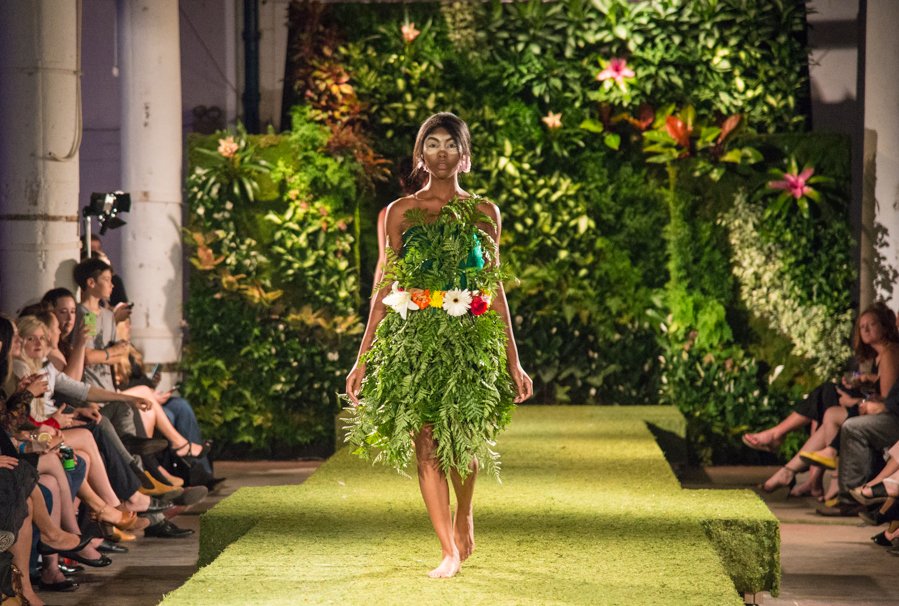 UrbanBloomsOrg's tweet photo. We love collaborating on sustainability themed events! After we teamed up with modernmakers, we were able to showcase our moss runway and multiple living walls at our Style + Sustainability Gala! #Sustainability #Urbanblooms #fashion #mosswall #indoorgarden #Plants #style https://t.co/YcjemEmqVQ