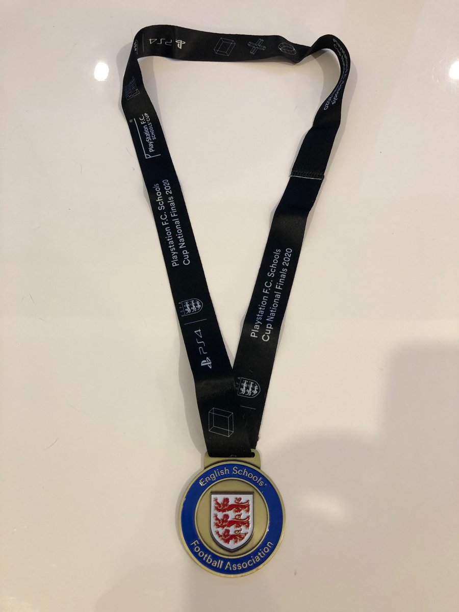FootballCroydon's tweet photo. Croydon’s first ever National Champions played their final game together tonight. Not the result they wanted but great to see the boys play together one last time. Winners medals presented and proud of their achievements. Well done boys and good luck in the future #proud 🏆⚽️🥇 https://t.co/Xdqdbgm1eU