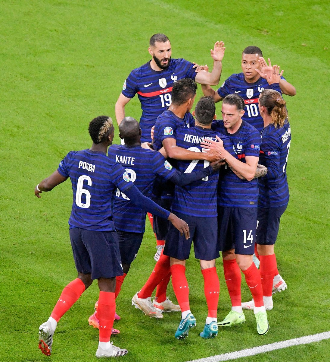 🔴 OFFICIEL ! L'équipe de France est qualifiée pour les huitièmes de finale de l'#EURO2020 ! 🇫🇷