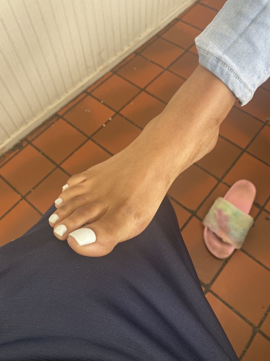 Pretty ass feet