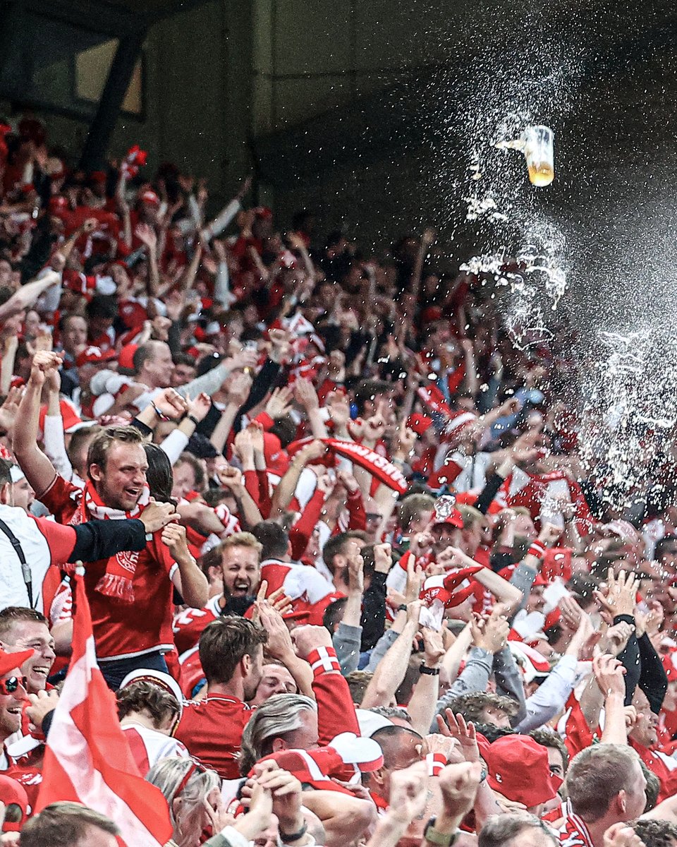 rogbennett's tweet photo. Last 10 minutes of this Denmark game have me in Tears of Joy. I am not Danish. Never even set foot in Denmark. But watching this team, who were forced to play in wake of Christian Eriksen's collapse, summon the tenacity to rebound, fight and win is Sports at its very Best 🇩🇰🙌 https://t.co/4Z4wknDSlm