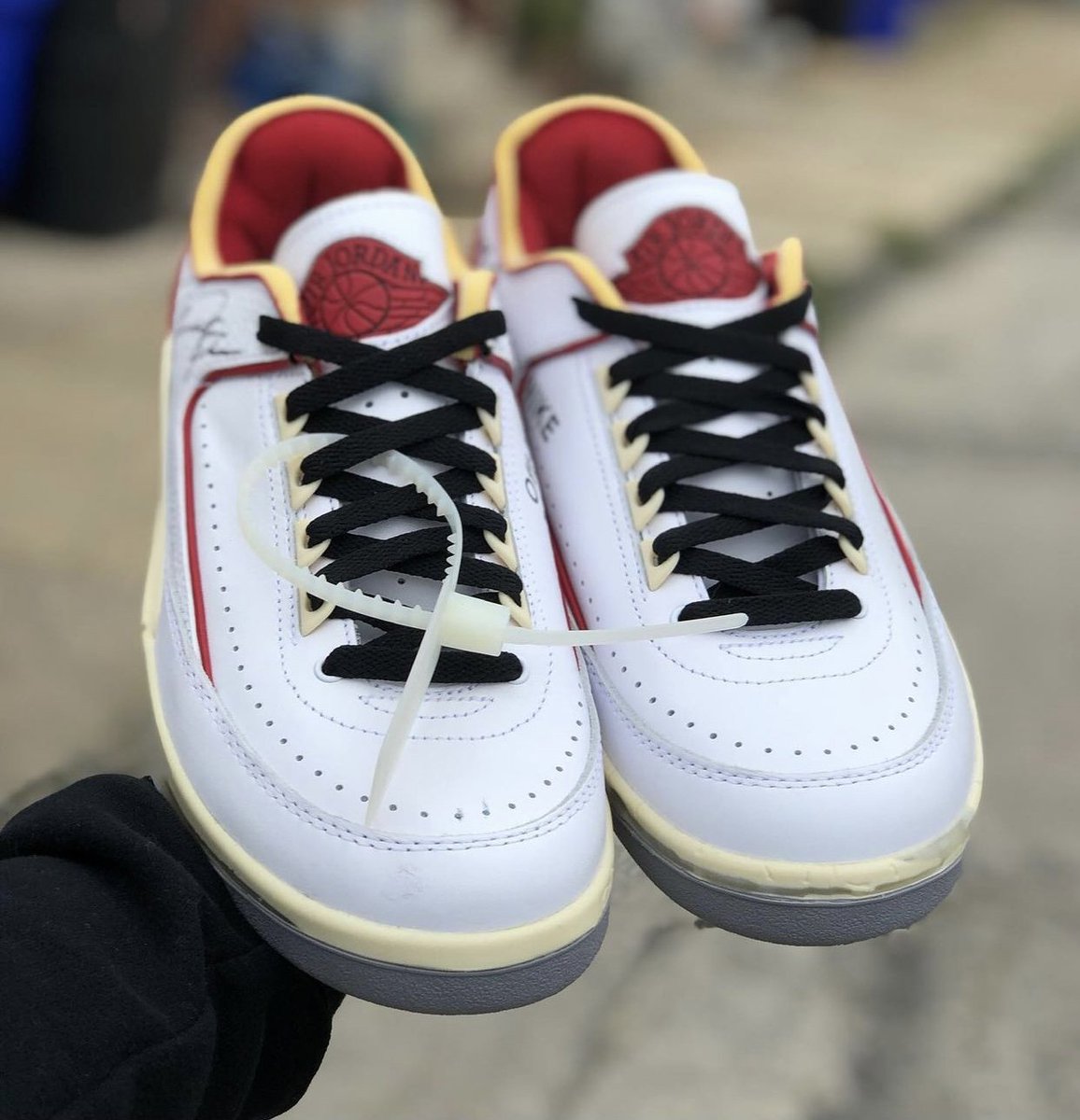 DELZ aka THE SNEAKER ADDICT tweet media