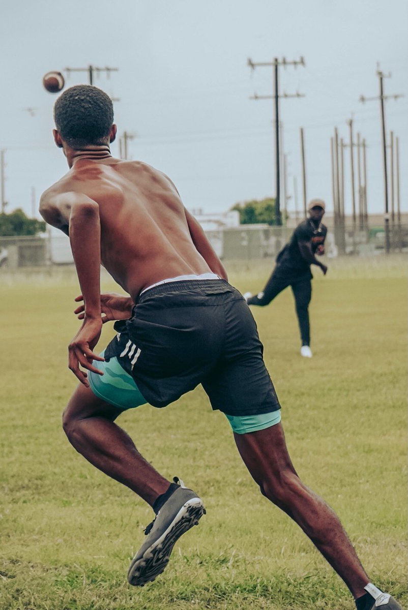 colemandewayne_'s tweet photo. Same Mission,Different Setting.🙇🏾‍♂️ https://t.co/HhdpBG0PFu