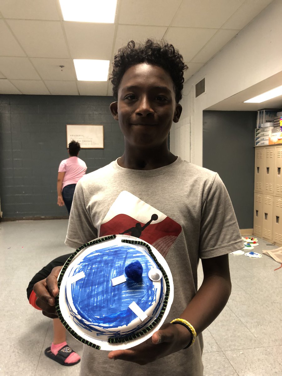 CrossieJones's tweet photo. #AcceleratingTN2021  Students started off color week by learning how light refraction creates rainbows &amp; how the different parts of our eyes enable us to see different colors!  Students assembled and labeled their own eye models! @MarshallCoSch @tammyrlewis66 @westhillstigers https://t.co/NJaegn0ap3