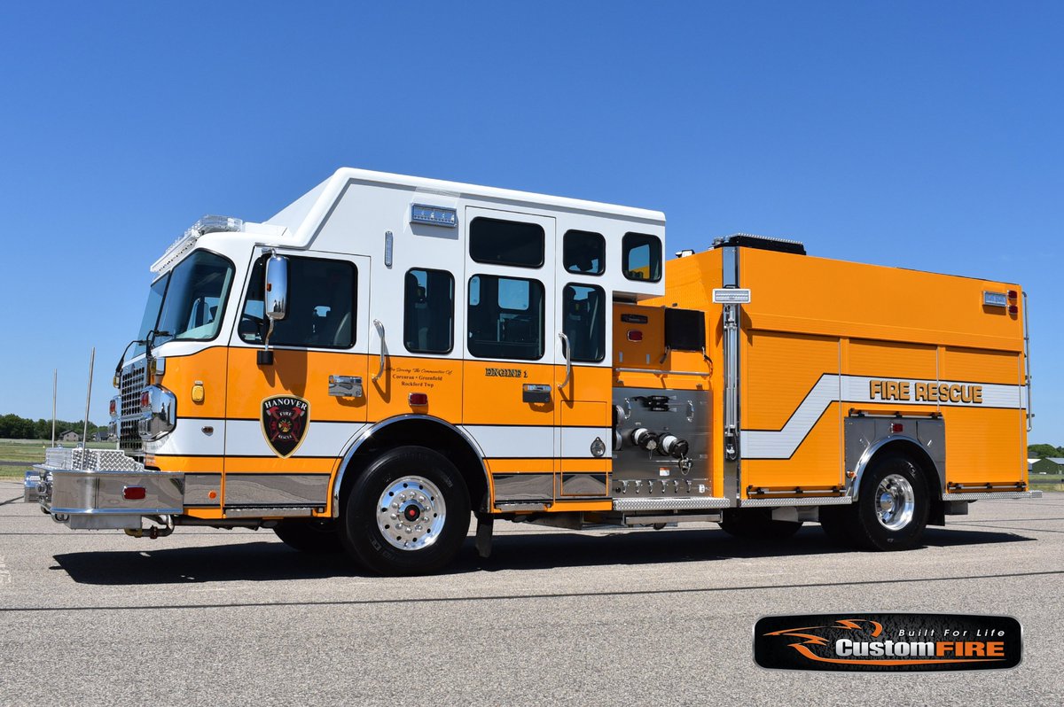 CustomFIREApp's tweet photo. The Hanover Fire Dept took delivery of their second #EnclosedTopMount #Pumper from CustomFIRE!  This Pumper features a Spartan chassis, a Waterous 1500gpm single-stage pump, a 1200-gallon water tank, and #CustomFIRE's bolted #StainlessSteel body.  https://t.co/tWCZAE9Iad https://t.co/TOZAPCMtNP