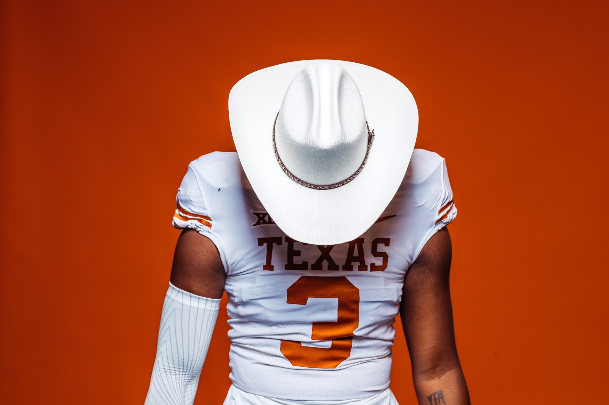 E4c33yrVkAcA8fH?format=jpg&name=large