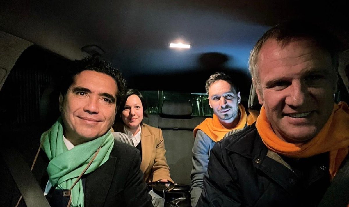 felipekast's tweet photo. Hoy vamos a presentar las ideas y las propuestas que marcarán el próximo ciclo de Chile. Vamos amigo, hoy #VoyConBriones https://t.co/Lk7ZHzaIyt