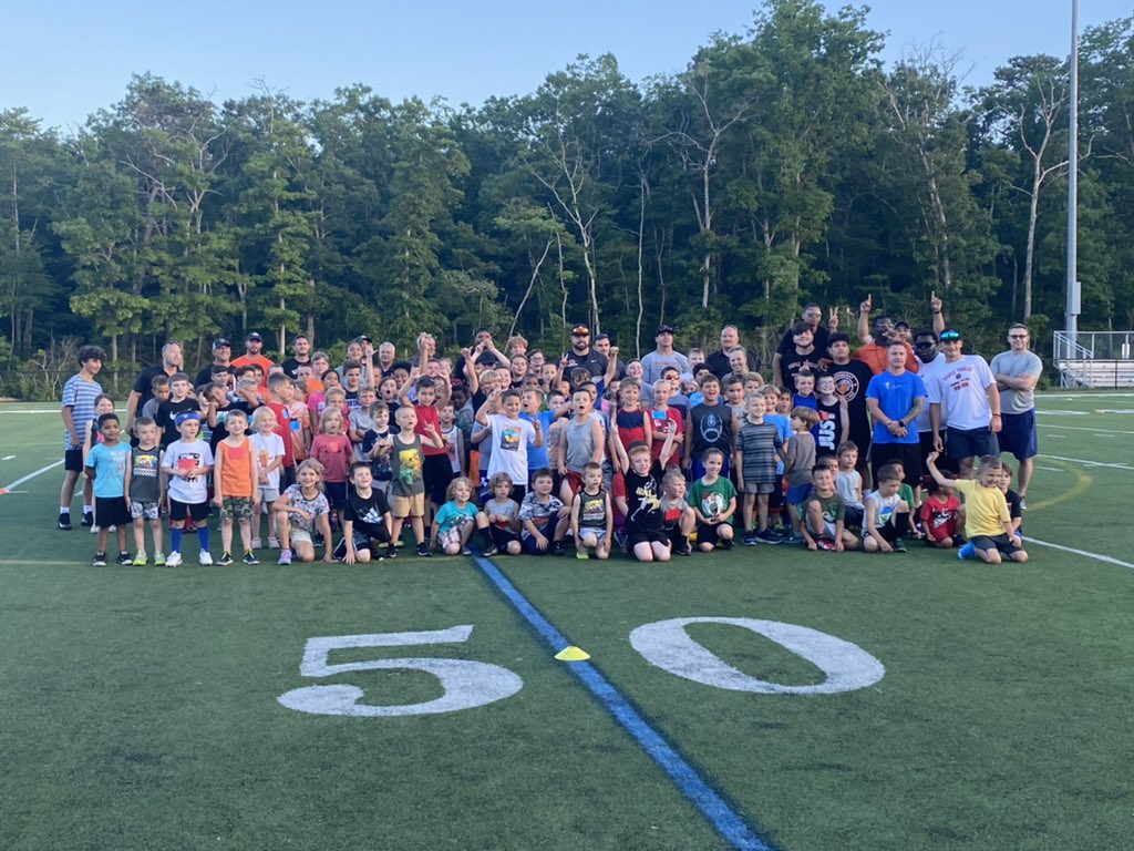 What a night! 1st annual speed &amp; agility camp for the Barnegat Jr. Bengals was a success. Thank you to all involved. The turn out was amazing and I absolutely loved the energy the kids brought. The future of Barnegat Football is bright! #ALLIN
<a href="/JrBengalsYFC/">Barnegat Jr. Bengals</a> <a href="/bengalpride67/">John Germano</a>