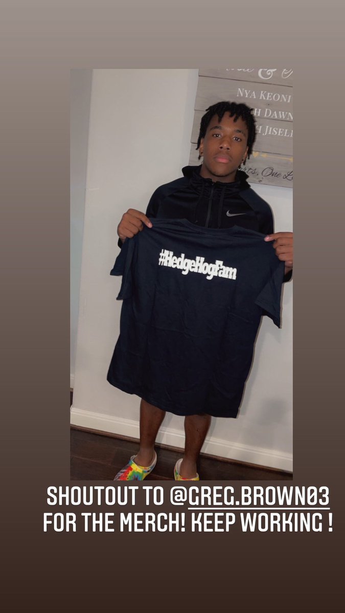 ATXJustHoop's tweet photo. S/O to @gb3elite for the merch! Y’all check out https://t.co/i7LMwPI1UL for more merch! https://t.co/DbLbHp1CZC