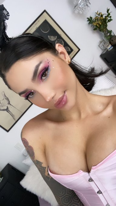 Online now guys https://t.co/R9fX8be6oV https://t.co/tnJOAZGMpc<a href="/tag/roleplayfriday"class="tags"><span>#roleplayfriday</span></a>