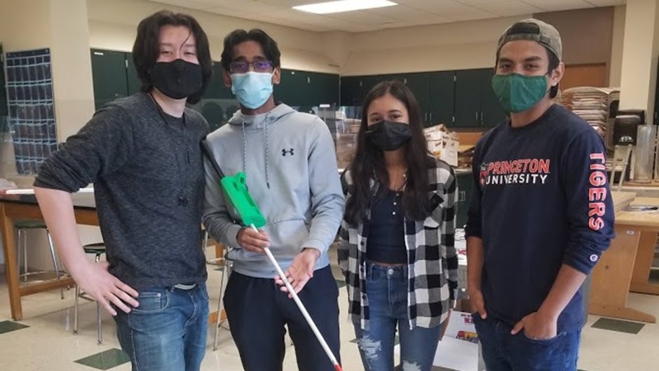 brewsterschools's tweet photo. Brewster! We're calling on you again to show your #BrewsterPride! 🐻💚

Vote for @CyBearBots7504, Brewster High School's robotics team, for the @FRCTeams Community Choice Award: https://t.co/2gRWqBNOWU https://t.co/3JCcg4OQ57