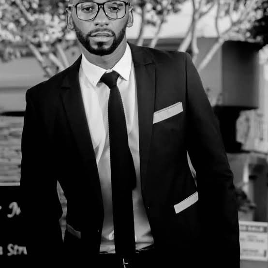 tembisanxumalo's tweet photo. Each day, we lose one. Each day. He has taken a special part of the art with him. Only a few will understand 💔😭. Go well mntase💔. #RIPLuzukoNteleko https://t.co/nuzX5M9bdq