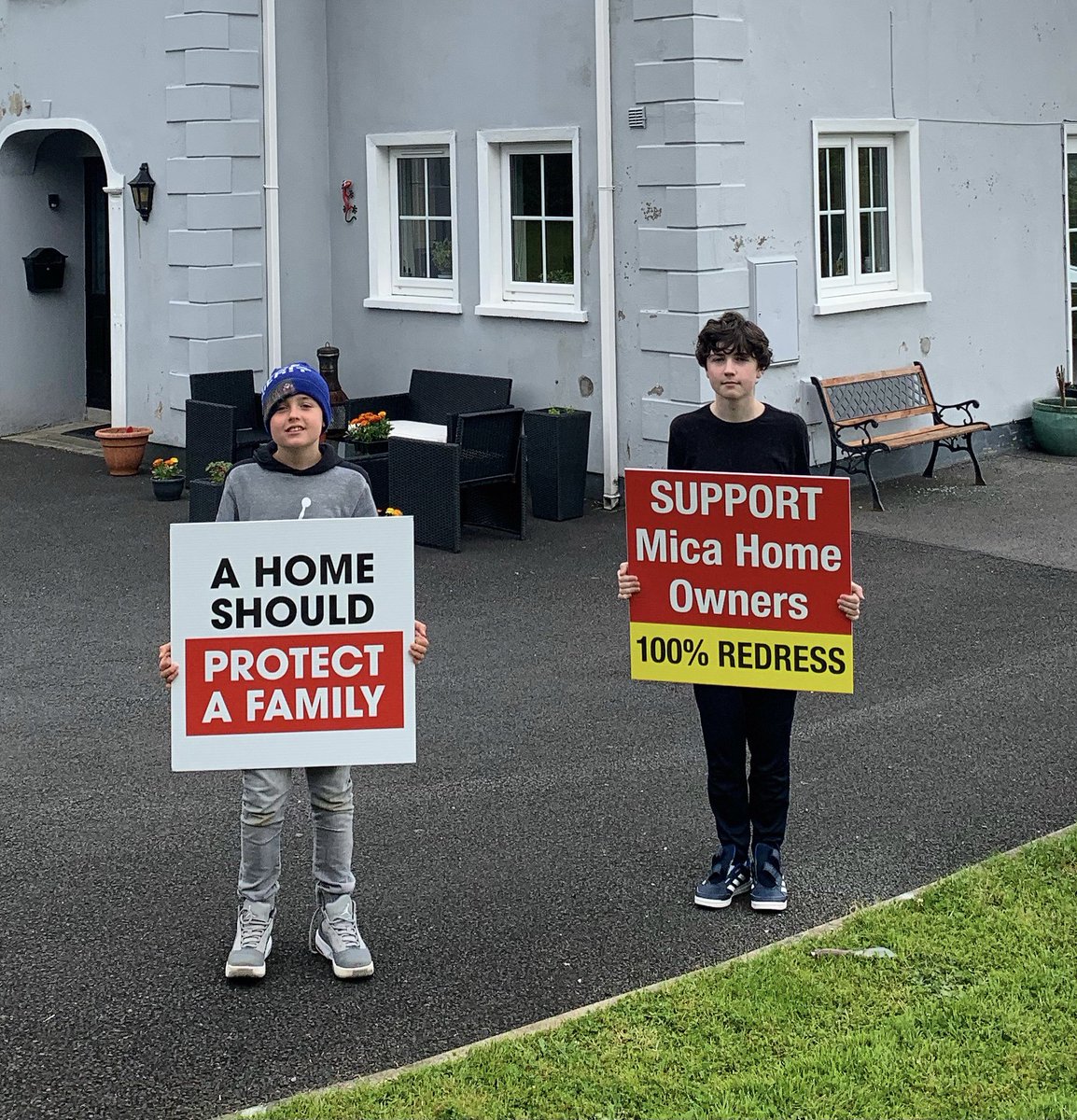 pauric_d's tweet photo. Imagine growing up in Ireland in 2021 and not feeling safe in your own home. This is our reality. Our children will never forgive you if you do not help us @MichealMartinTD @LeoVaradkar @DarraghOBrienTD #micaredress #Donegal #supportmicafamilies #MicaDday https://t.co/Ih6tND53aM