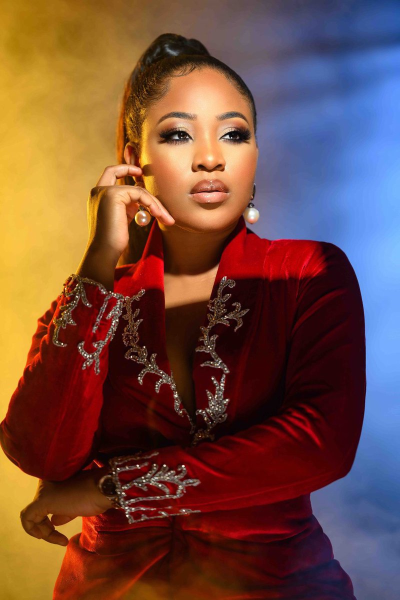 OloriSupergal's tweet photo. Erica at home wondering why her name keeps popping up in every heated situation 🤣

#BBNaijaLockdown #BBNaijaReunion 
#OloriSupergal https://t.co/bdViSyvM1Y