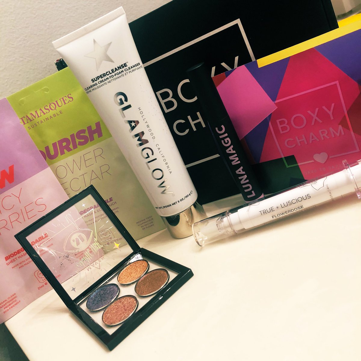 Rachels_tardis's tweet image. I finally got my June @Boxycharm #basebox, and we’re going to talk about it tomorrow around 2pm EST! Did you get a Base Box this month? I feel like they’re changing; do you?