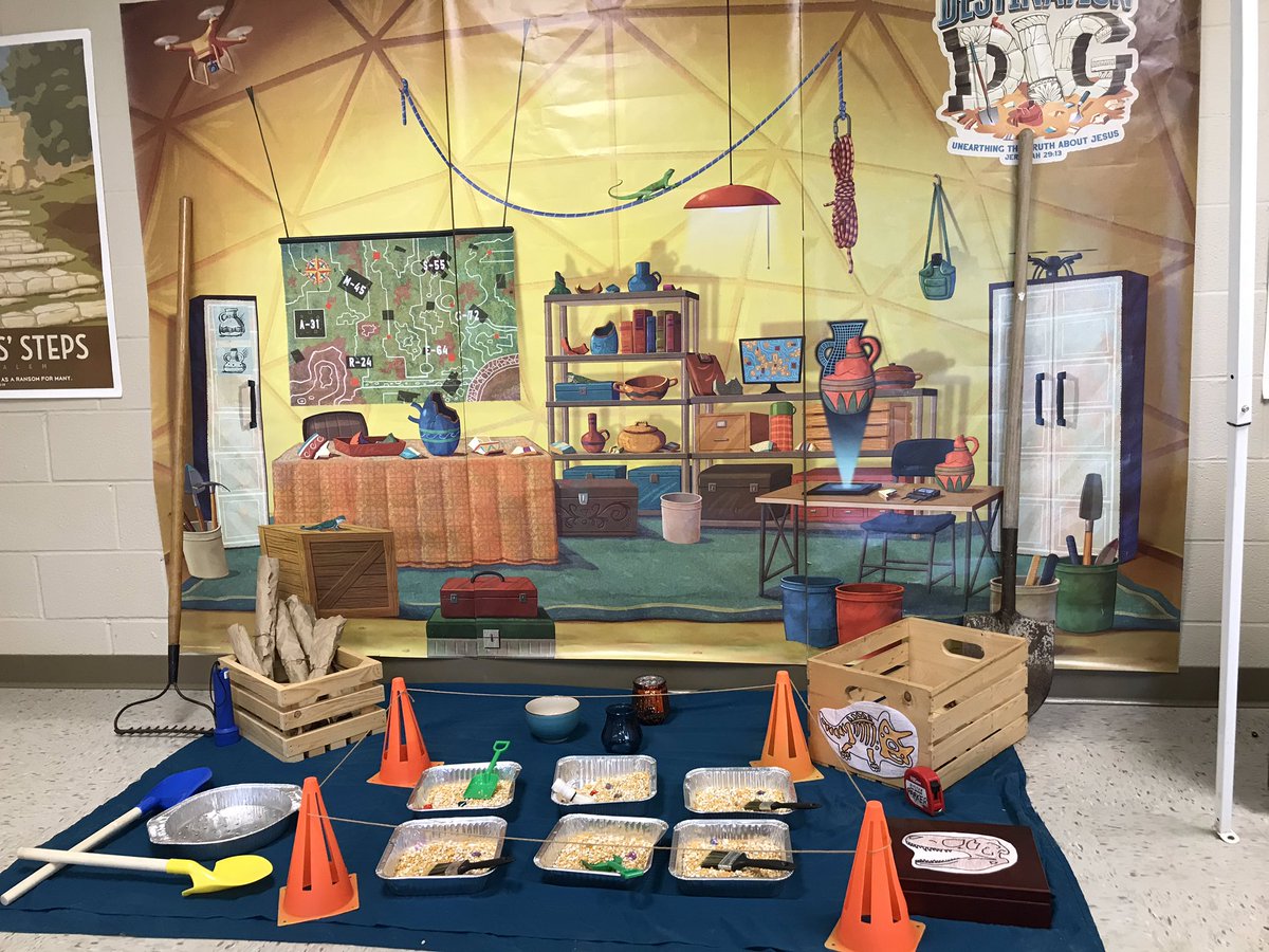 p_c_editing's tweet photo. Ready for a week of teaching Bible to young people at #VBS @ FBC Fayette! #DestinationDig @Lifeway https://t.co/kfWpmcnygv