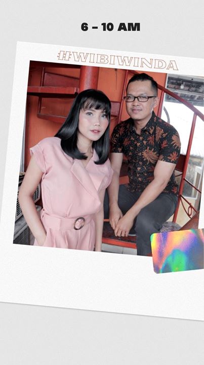 radiopinguinfm's tweet photo. Selamat pagi Sahabat PinguinFM, yukkk bantu isi playlist pagi ini. Request lagu favorit anda sampai jam 10 pagi sama #WIBIWINDA https://t.co/OqaNPYOlrq