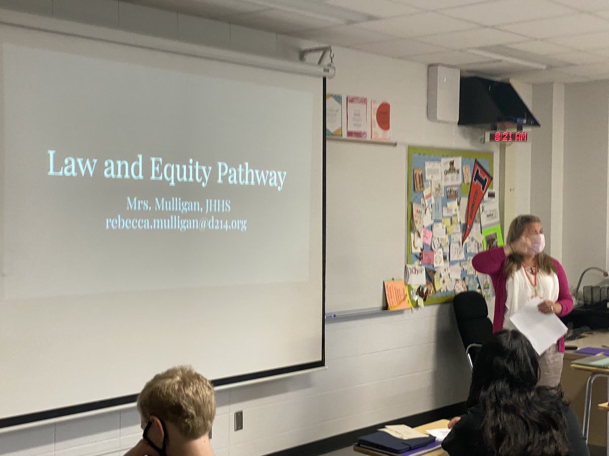 anthonytcomo's tweet photo. The final week of session 1 of the Bridge to High School program highlighted the Law and Equity Pathway. Thanks to Rebecca Mulligan for her insightful presentation! @District214 @D214Knight @PattyMerris @MLuckritz @JHHSHuskies @jhhs_lawteam https://t.co/b4HVUwW5Lt