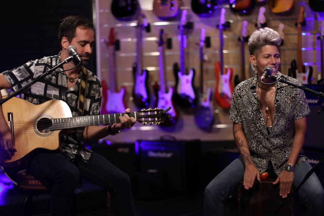 SERTVPANAMA's tweet photo. Te invitamos esta noche a sintonizar el especial #VampiroAbstemio, un homenaje a Yigo Sugasti. Conoce más sobre la carrera del panameño que fundó el movimiento #TocandoMadera impulsando la canción de autor.🎶🎙️🎸🎼
#YaFaltaMenos
#ProtégetePanamá
#TodosSomosPanamá https://t.co/ywvuFMffOc