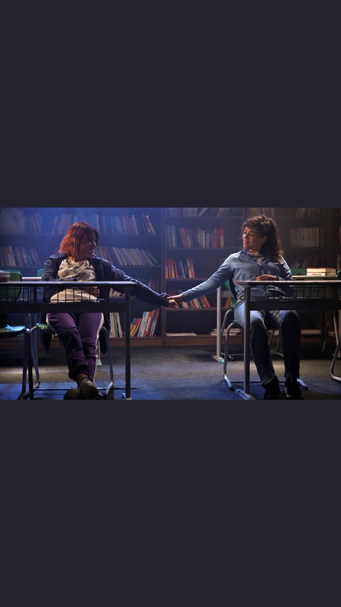 F0reverAngel's tweet photo. Verilen mesajlarla sevgiyi, adaleti fedakarlığı öğrettiniz. Kadın gücünü ortaya koydunuz, hikayelerine dokunup kadın ne demek gösterdiniz.Türkiye'de  kadrosuyla ilk defa TARİH YAZAN diziye sahip çıkılmalı
 #Avlu #azden #LimonYapım #Demetevgar #CerenMoray https://t.co/jLVRjZXE16