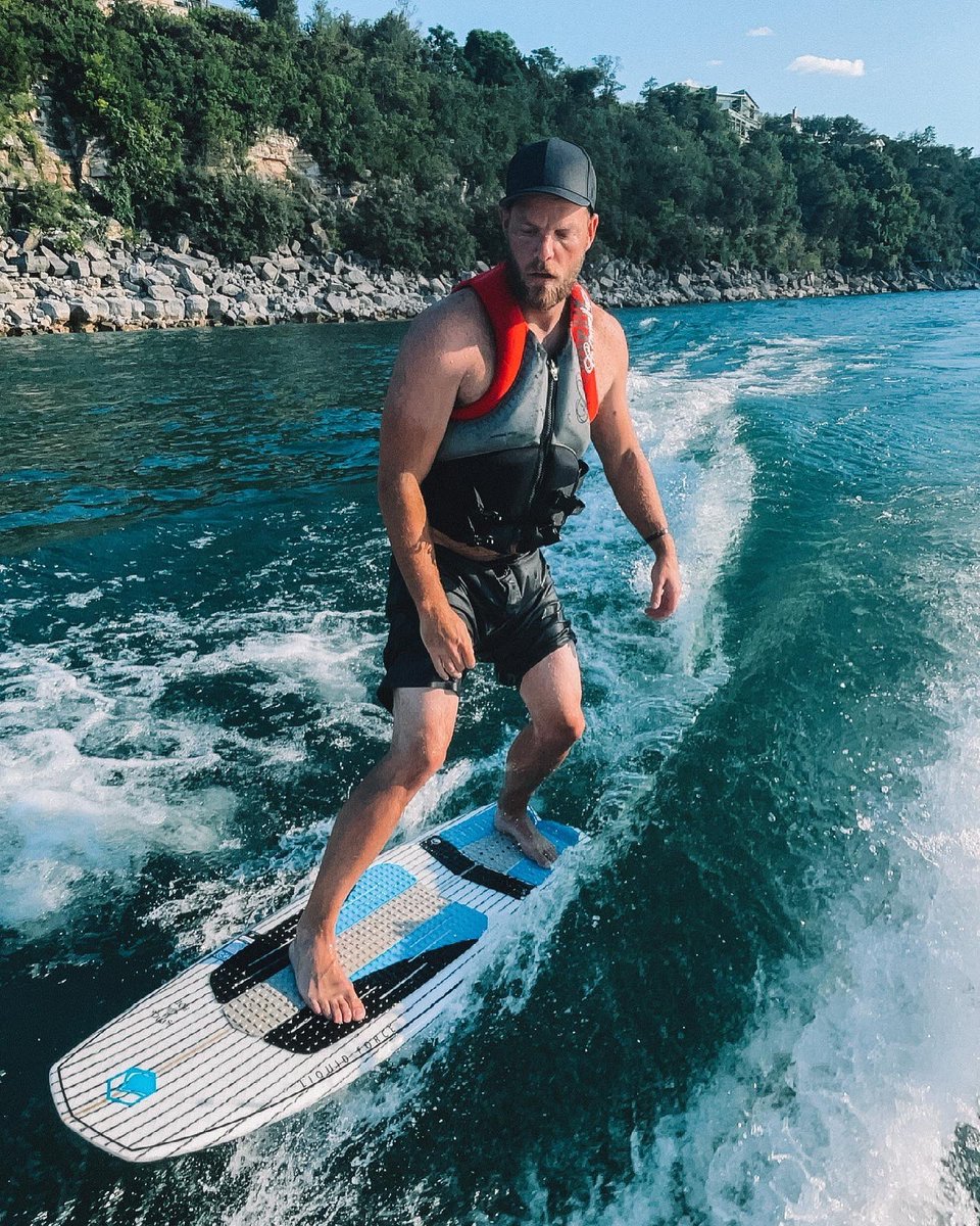 joelrunyon's tweet photo. First photo: what I think I’ll look like immediately learning a new skill on my #impossiblelist. @ImpossibleHQ
Other photos: Reality 5 seconds after I drop the rope.
When’s the last time you learned something for the first time? https://t.co/1kKjUxef1W