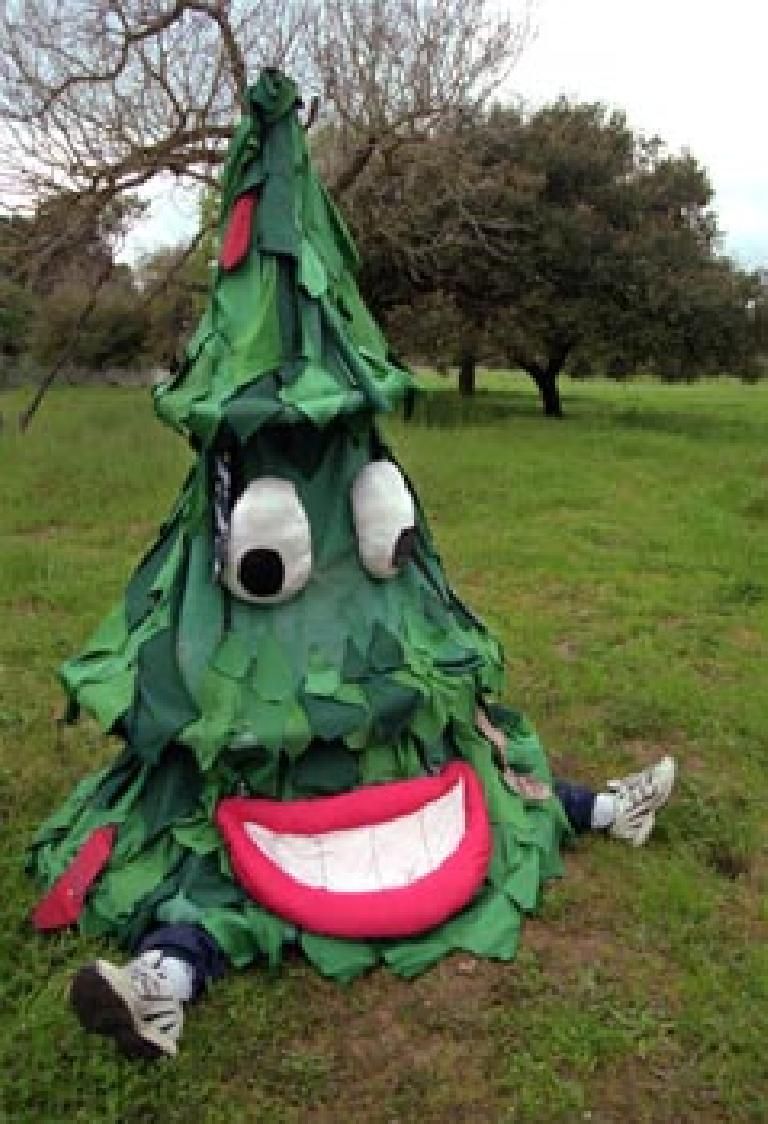MitchelJaynes's tweet photo. College debate: 
Which mascot looks more "I made this out of things I already owned"?
#CollegeFootball #mascot #pennstate #stanford https://t.co/zJOGSpjR1y