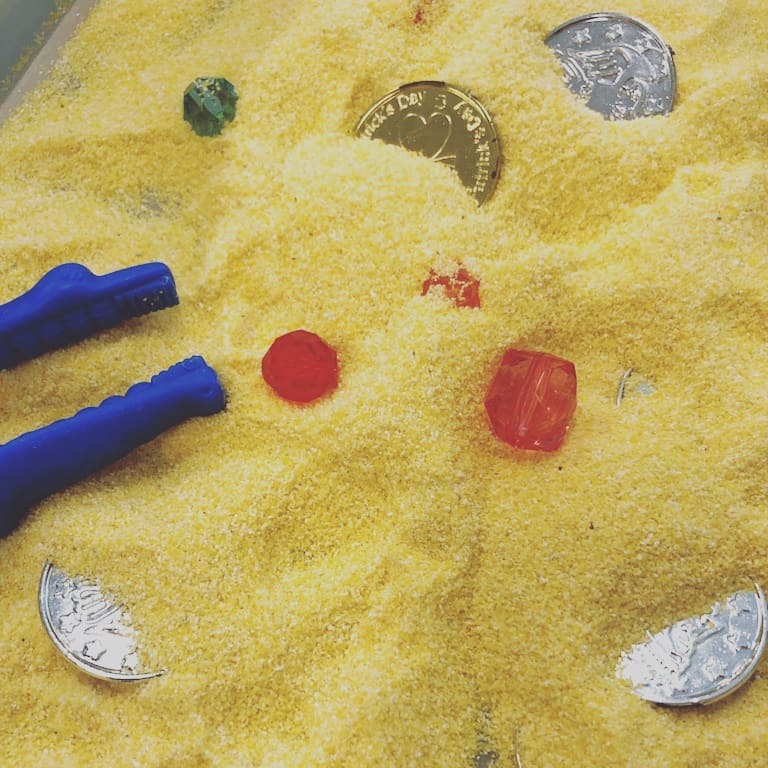 OTPlan's tweet photo. This sensory bin activity provides the child with a fun chance to build trust with messy textures through play.

See what materials to use and the step-by-step directions at https://t.co/2hMfcnW7z3 https://t.co/KH71e1MjrE https://t.co/4GL1kUJaW0