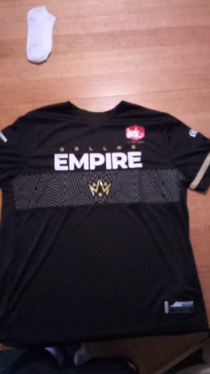 KingRed2020's tweet photo. Look what I got today @DallasEmpire and @CODLeague https://t.co/zPY0xTEQ8z