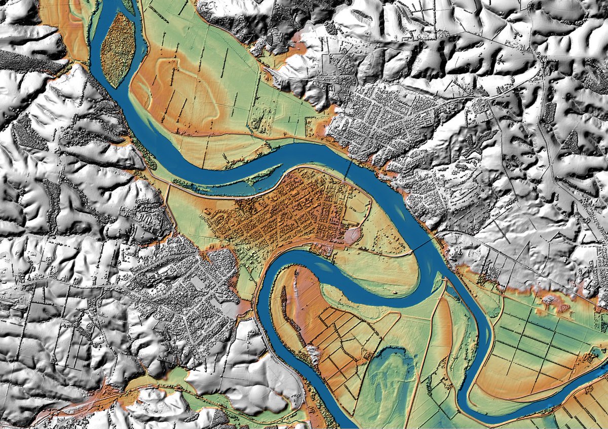 MapHustle's tweet photo. Last week I presented at Wellington's first Maptime. Here are some images from my presentation. https://t.co/fjGRO5DX0R
