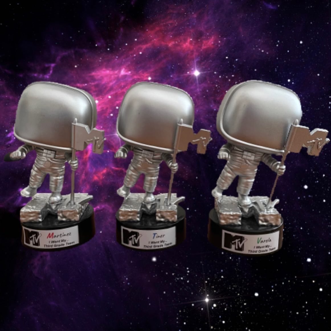 im_claudio_m's tweet image. My third grade team goes by MTV. I thought it would be a great treat to give each of us a moon person after this last year and change. #treatyoself #youearnedit #iwantmythirdgradeteam @SeibertRaiders