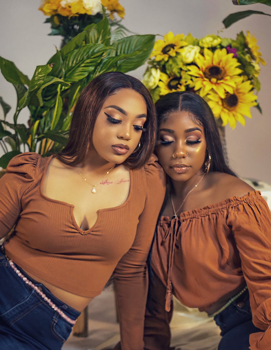 Officiallyart's tweet photo. Brown Girls🤎 https://t.co/3F2LOZgVB6