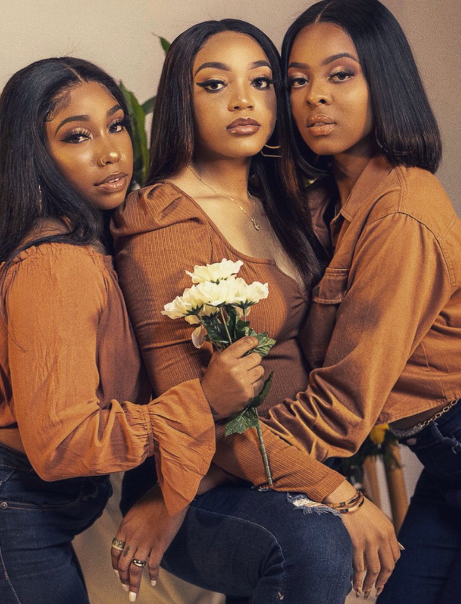 Officiallyart's tweet photo. Brown Girls🤎 https://t.co/3F2LOZgVB6