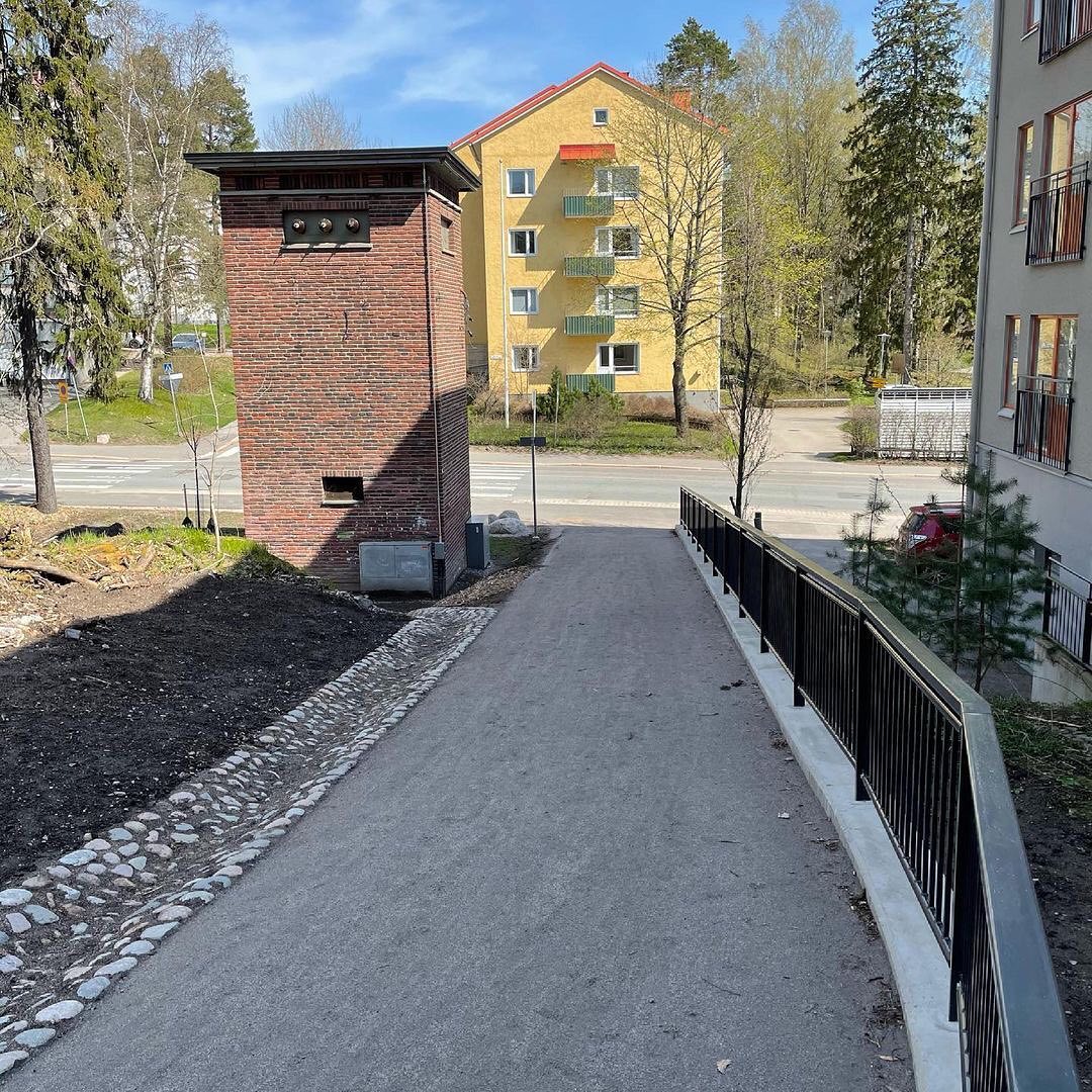 Some pictures of a project we completed recently in Helsinki, Finland!

Visit our website to see our more notable and recent projects. https://t.co/OXpYYXeVOK

#Organicbinder #aggregatebinder #pathwaymaterials #erosioncontrol #permeable #pathway #Landscapearchitecture https://t.co/EHlgFX1mPD
