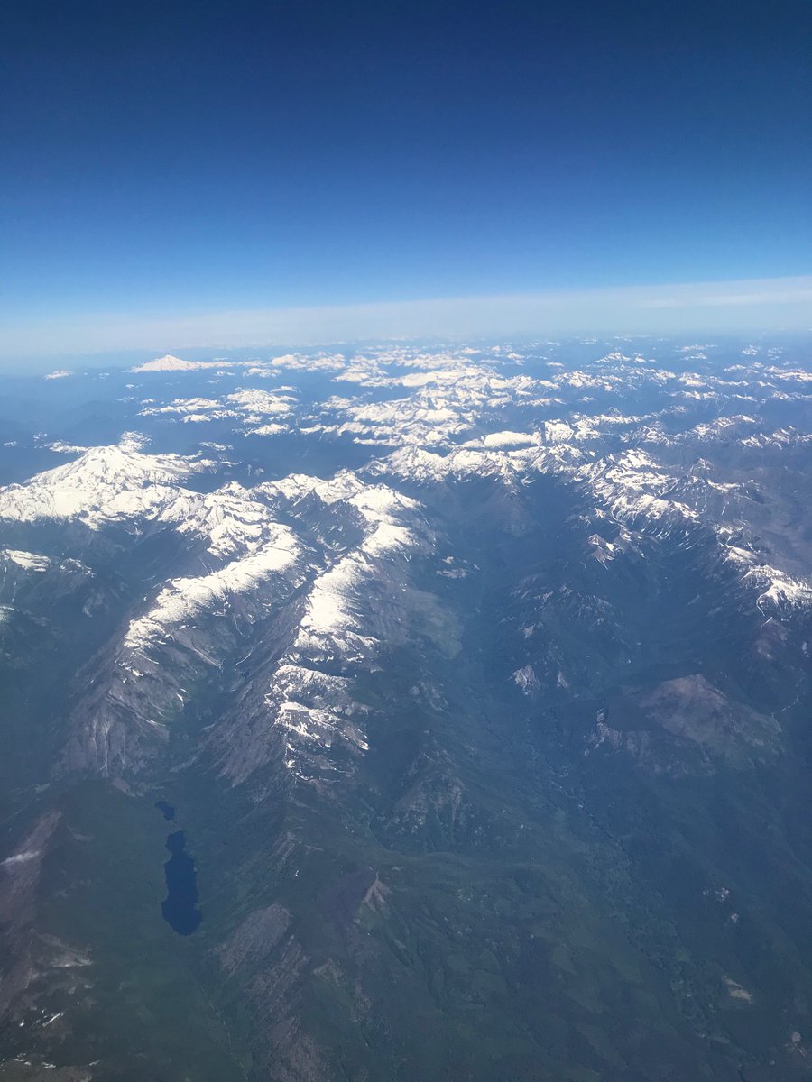 EricHar97044491's tweet photo. How beautiful is this! The beautiful snow cap mountain 🏔 range of Western Montana and East  Washington. The view from my window seat💺on the plane ✈️  was incredible breathtaking. https://t.co/If00D52won