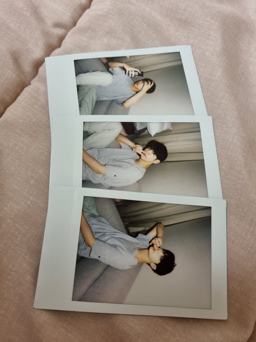 unrealsoobin's tweet photo. [upchar🐰] Huening take the picture #TOMORROW_X_TOGETHER #수빈 #SOOBIN https://t.co/clUAmuHfVR