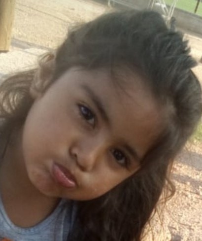 desaparecidaorg's tweet photo. Guadalupe Lucero tiene 5 años, fue secuestrada el 14/6 en San Luis capital. lMPORTANTE!!!! tiene una marca de nacimiento en su carita, bajo la patilla izquierda. Compartir en todo el país y avisar #URGENTE ☎️2664777730 o 911

#BuscamosAGuadalupe
#AlertaSofia https://t.co/C8vYydFGth