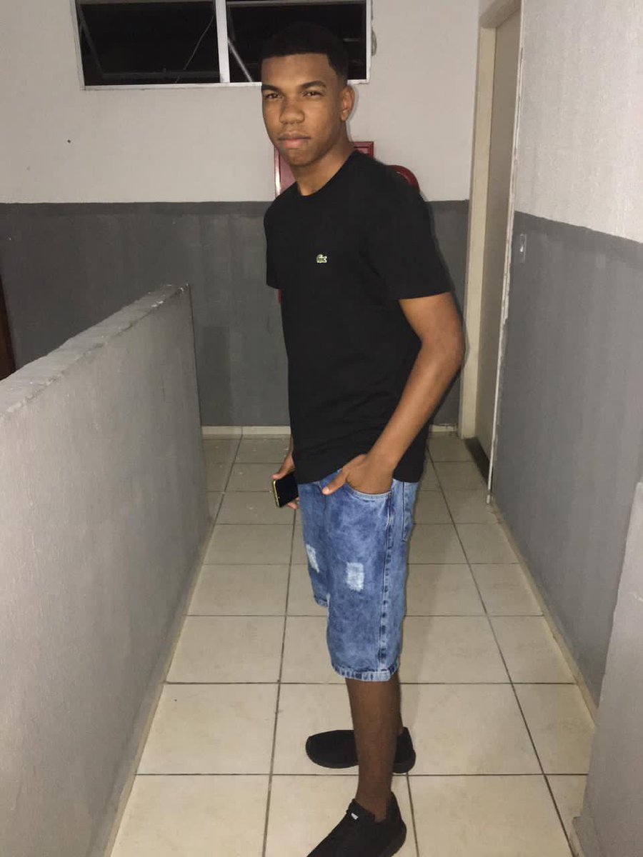 r10jck's tweet photo. Só n vale beijar a tela em 😅💖 https://t.co/cabknuj4V5