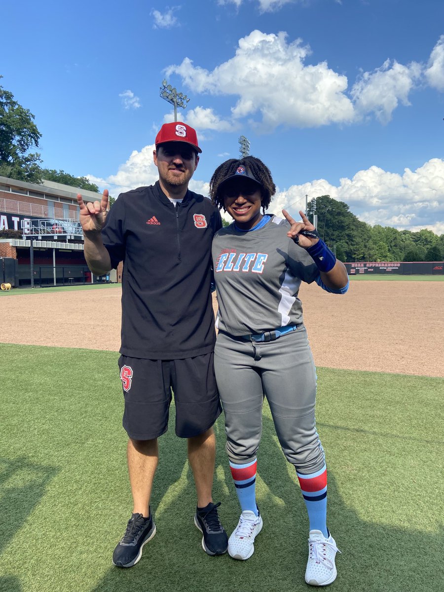 tiabeckham2023's tweet photo. Had a phenomenal camp today in Raleigh roaming with the leaders of the PACK @CoachPatrick_ and @SwiftCoach 🐺🥎. Looking forward to seeing you both on the trail this summer. @EliteFusetti #Beckham #Eight6Four #GreenEyedBandit #Motivation https://t.co/R20ZfqswV8