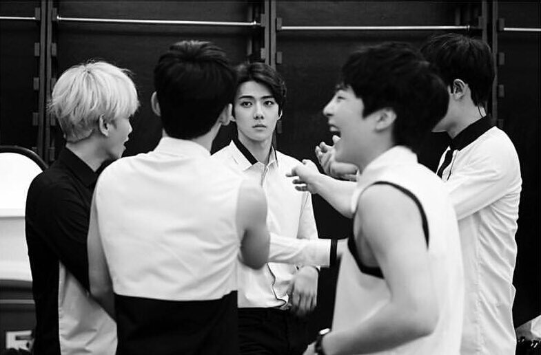 xunhuas's tweet photo. Some things really never change for EXO ㅋㅋㅋㅋㅋ https://t.co/s5JvTMdRbI