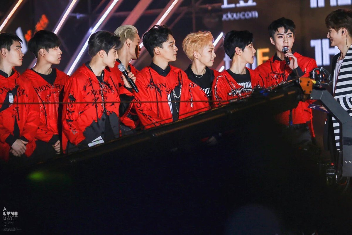 xunhuas's tweet photo. Some things really never change for EXO ㅋㅋㅋㅋㅋ https://t.co/s5JvTMdRbI